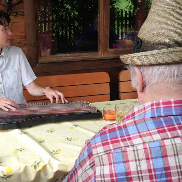 singstunde-musik-tagespflege-villa-via-vita-bei-weilheim-3